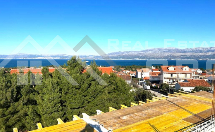Brac properties - Spacious penthouse apartment in a quiet location with a sea view, for sale