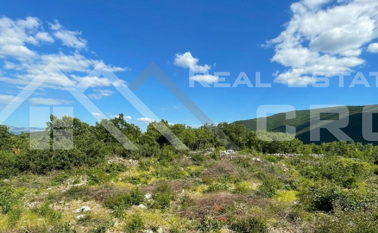 Spacious building land in a peaceful and scenic environment, near Sinj, for sale (3)