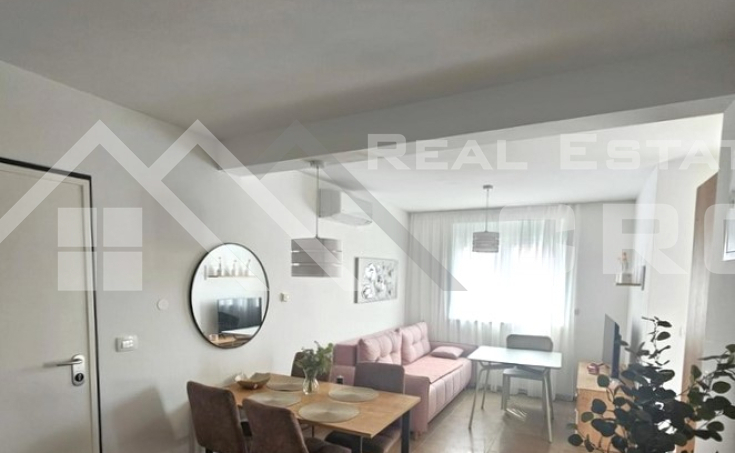 Charming two-bedroom apartment with a terrace, for sale (5)