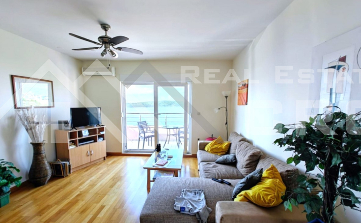 Spacious two-bedroom apartment near the sea, boasting lovely views, for sale (6)