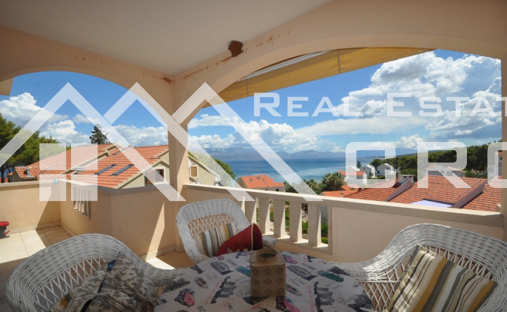 Apartment with a beautiful sea view, for sale, the island of Brac (1)