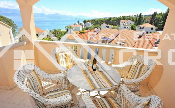 Apartment with a beautiful sea view, for sale, the island of Brac (2)