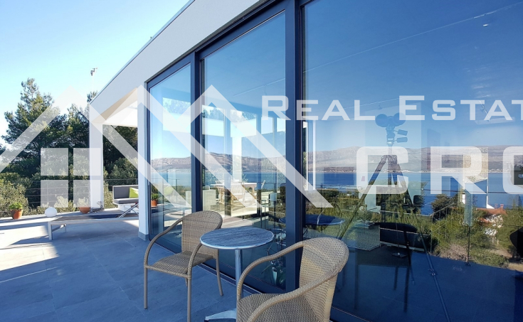 Modern villa with beautiful sea view for sale, Splitska, island Brac (2)