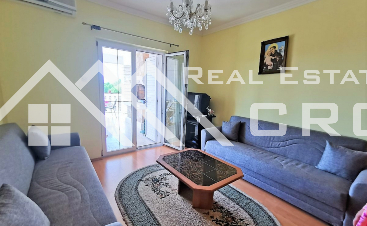 Apartment house with sea view, close to all amenities, for sale (7)